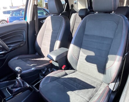 Ford Ecosport ST-LINE 54