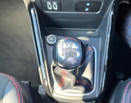 Ford Ecosport ST-LINE 44
