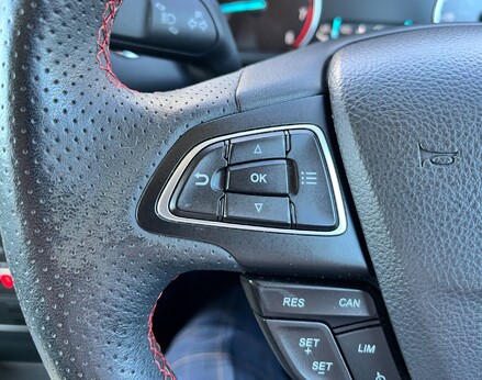 Ford Ecosport ST-LINE 46