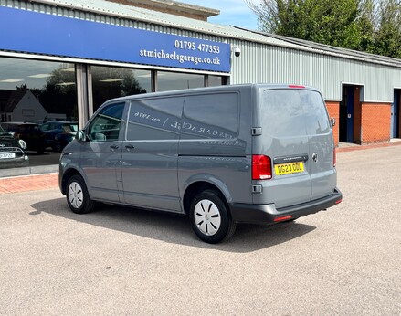 Volkswagen Transporter T28 TDI P/V STARTLINE 9