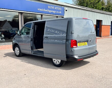 Volkswagen Transporter T28 TDI P/V STARTLINE 10