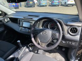 Toyota Rav 4 D-4D ICON 17