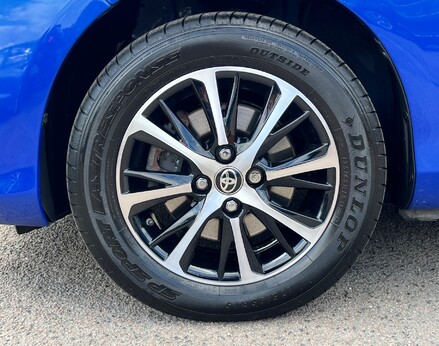Toyota Yaris VVT-I ICON TECH 13
