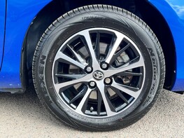Toyota Yaris VVT-I ICON TECH 16