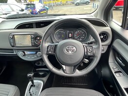 Toyota Yaris VVT-I ICON TECH 19