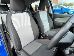 Toyota Yaris VVT-I ICON TECH 56