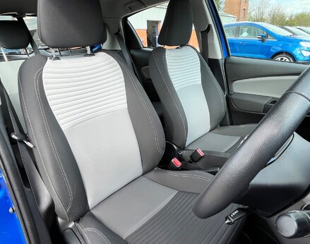 Toyota Yaris VVT-I ICON TECH 56