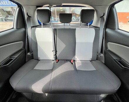 Toyota Yaris VVT-I ICON TECH 58