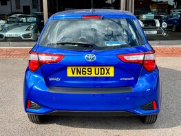 Toyota Yaris VVT-I ICON TECH 6