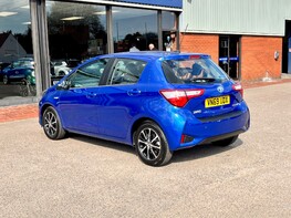 Toyota Yaris VVT-I ICON TECH 9
