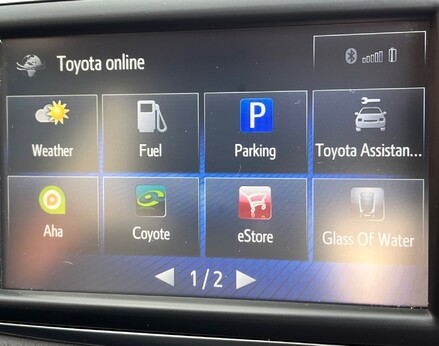 Toyota Yaris VVT-I ICON TECH 38
