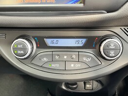 Toyota Yaris VVT-I ICON TECH 42