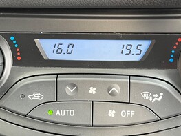 Toyota Yaris VVT-I ICON TECH 43