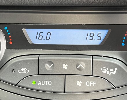 Toyota Yaris VVT-I ICON TECH 43