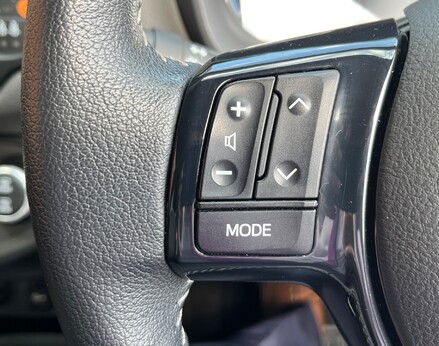 Toyota Yaris VVT-I ICON TECH 48