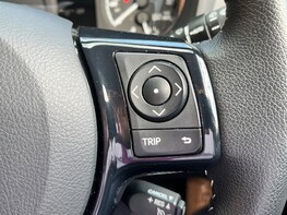 Toyota Yaris VVT-I ICON TECH 49