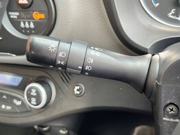 Toyota Yaris VVT-I ICON TECH 50