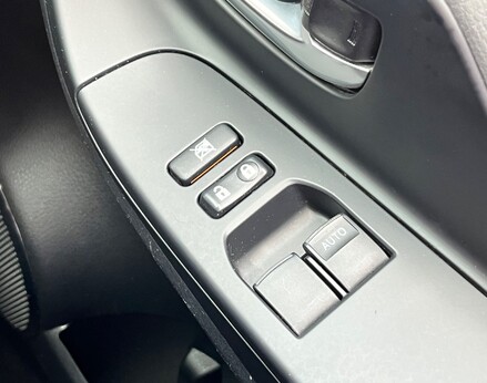 Toyota Yaris VVT-I ICON TECH 55