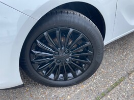 Vauxhall Adam GLAM 3