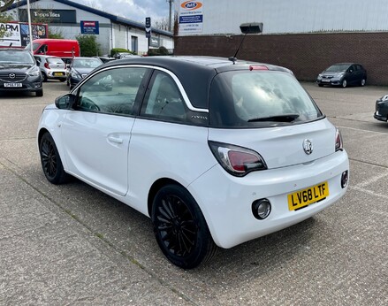 Vauxhall Adam GLAM 9