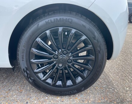 Vauxhall Adam GLAM 13