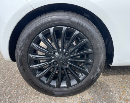 Vauxhall Adam GLAM 15
