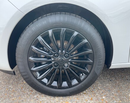 Vauxhall Adam GLAM 16