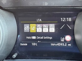 Toyota Yaris DESIGN FHEV 26