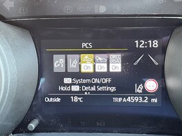 Toyota Yaris DESIGN FHEV 27