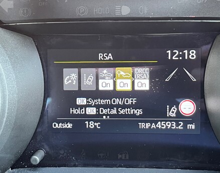 Toyota Yaris DESIGN FHEV 28