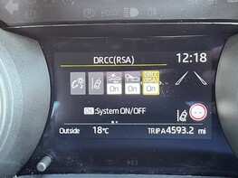 Toyota Yaris DESIGN FHEV 29