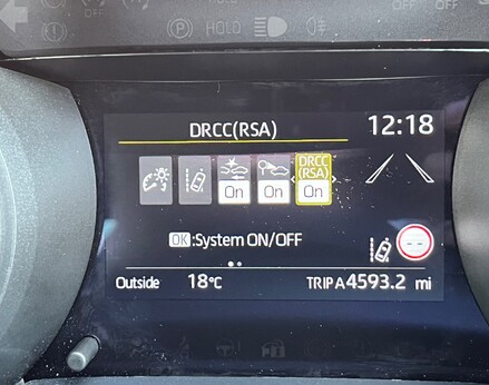 Toyota Yaris DESIGN FHEV 29