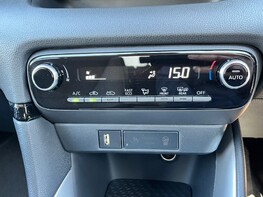 Toyota Yaris DESIGN FHEV 46