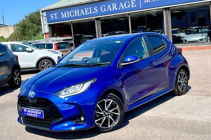 Toyota Yaris DESIGN FHEV