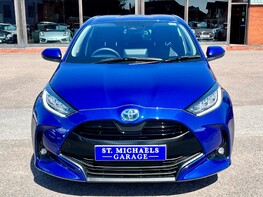 Toyota Yaris DESIGN FHEV 5