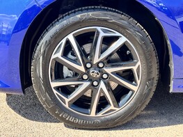 Toyota Yaris DESIGN FHEV 13