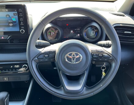 Toyota Yaris DESIGN FHEV 20