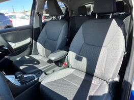 Toyota Yaris DESIGN FHEV 58