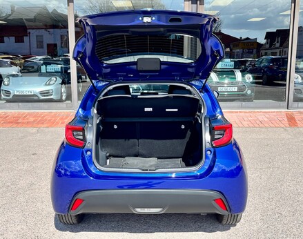 Toyota Yaris DESIGN FHEV 60