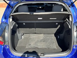 Toyota Yaris DESIGN FHEV 62