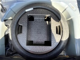Toyota Yaris DESIGN FHEV 65