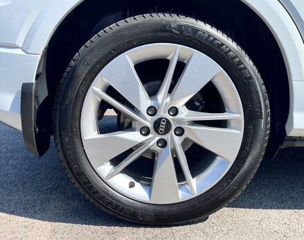 Audi Q2 TFSI S LINE 15