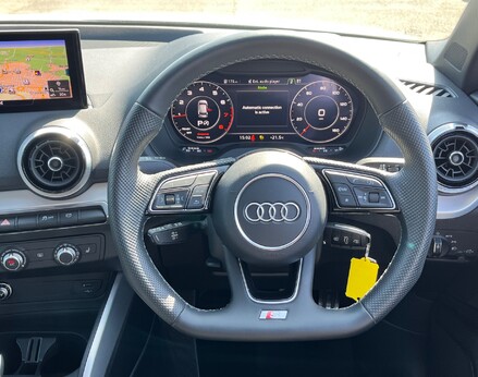 Audi Q2 TFSI S LINE 20