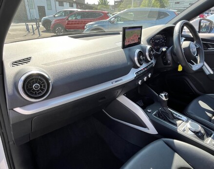 Audi Q2 TFSI S LINE 17