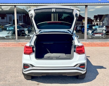 Audi Q2 TFSI S LINE 65