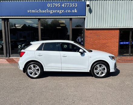 Audi Q2 TFSI S LINE 10