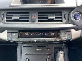 Lexus CT 200H S 40