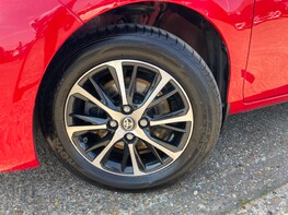 Toyota Yaris VVT-I ICON TECH 3