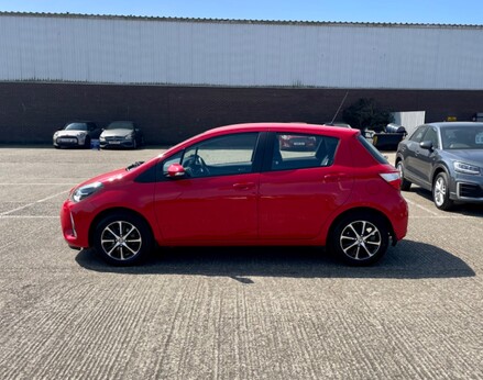 Toyota Yaris VVT-I ICON TECH 11