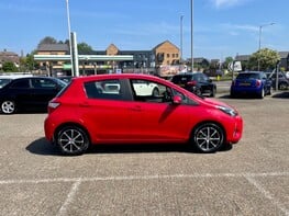 Toyota Yaris VVT-I ICON TECH 10